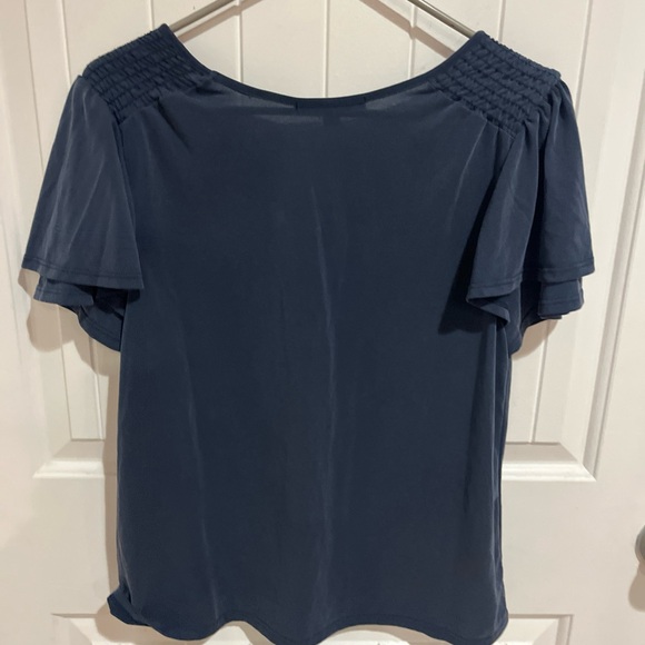 Navy Blue Women's Top Size Small Ruched Sleeve V-Neck EUC Casual - Picture 3 of 3